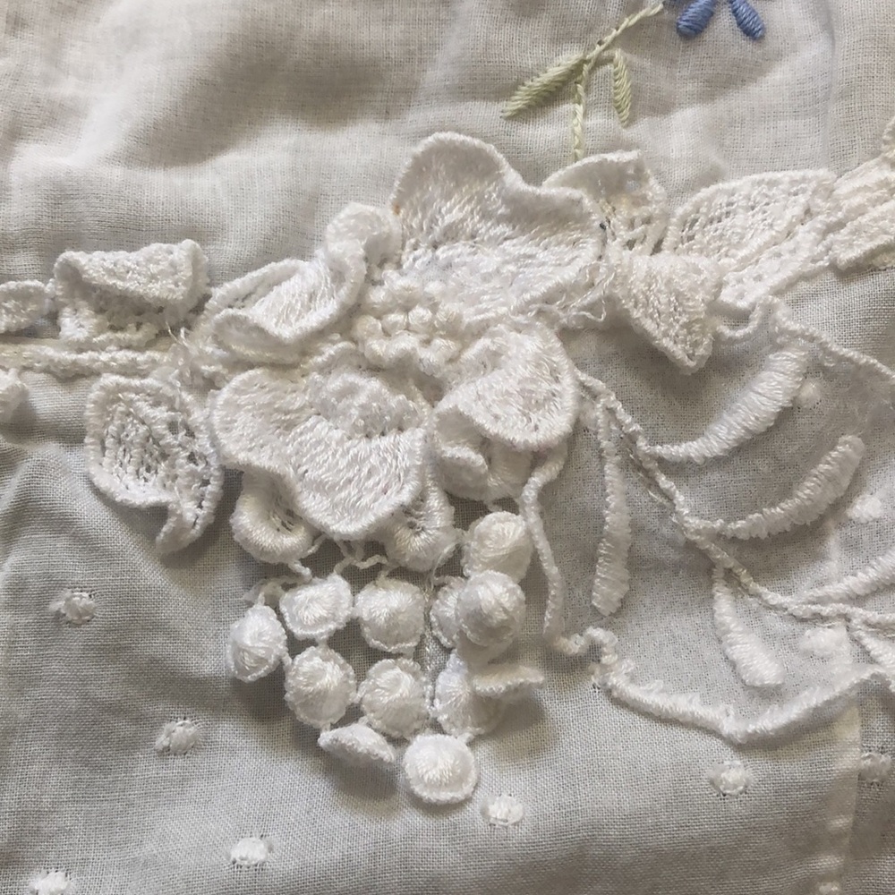 Lily Blouse Tokyo Embroidered Lace Button Down Top - Picture 15 of 16